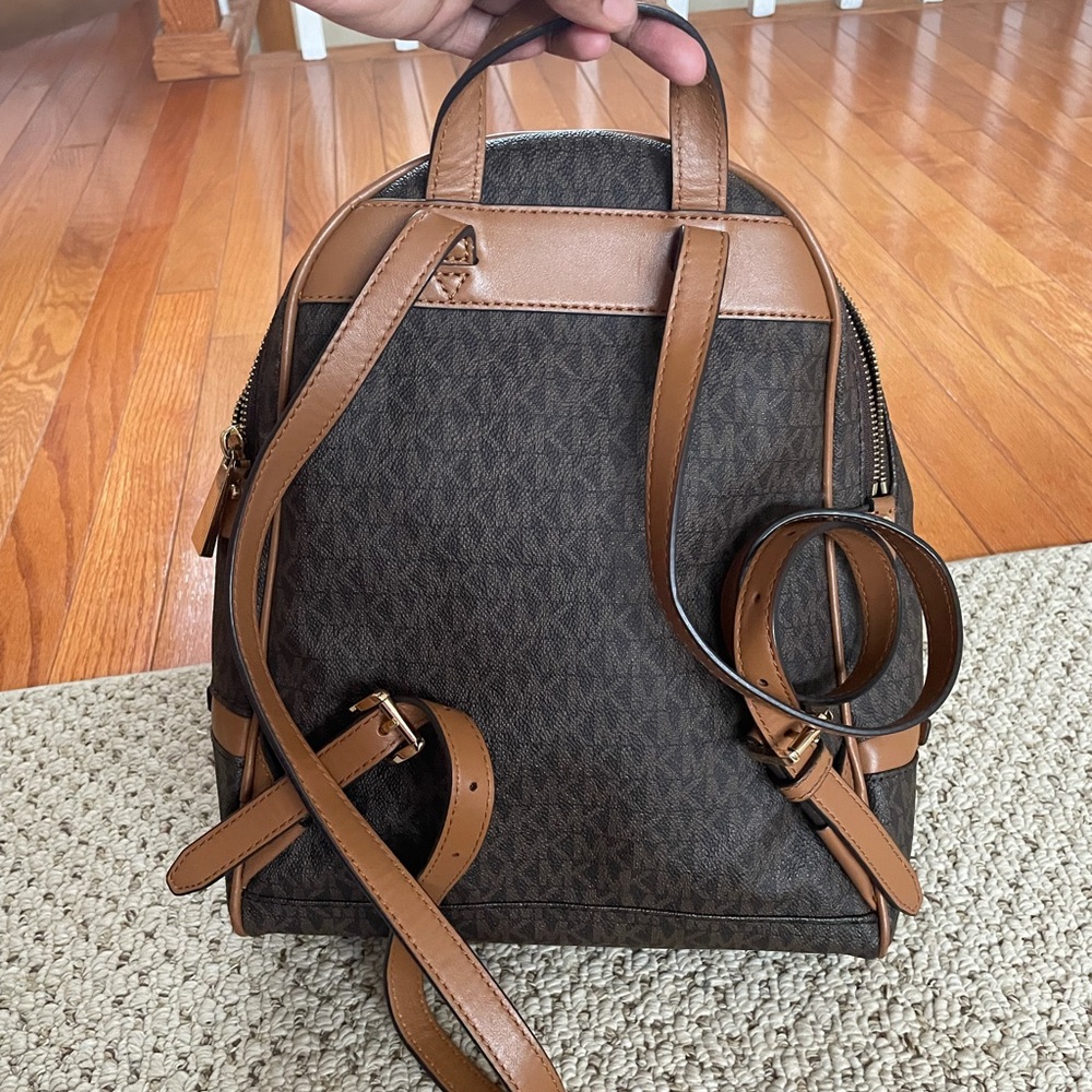 MK Rhea backpack - Picture 2 of 14